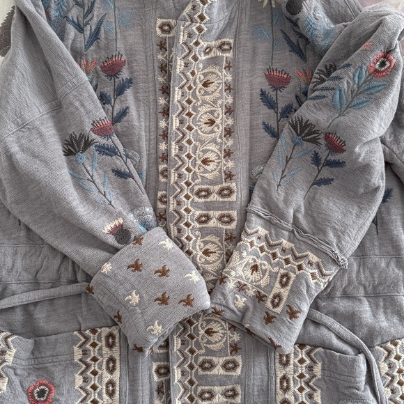 BIYA long Hooded Coat - Picture 7 of 7